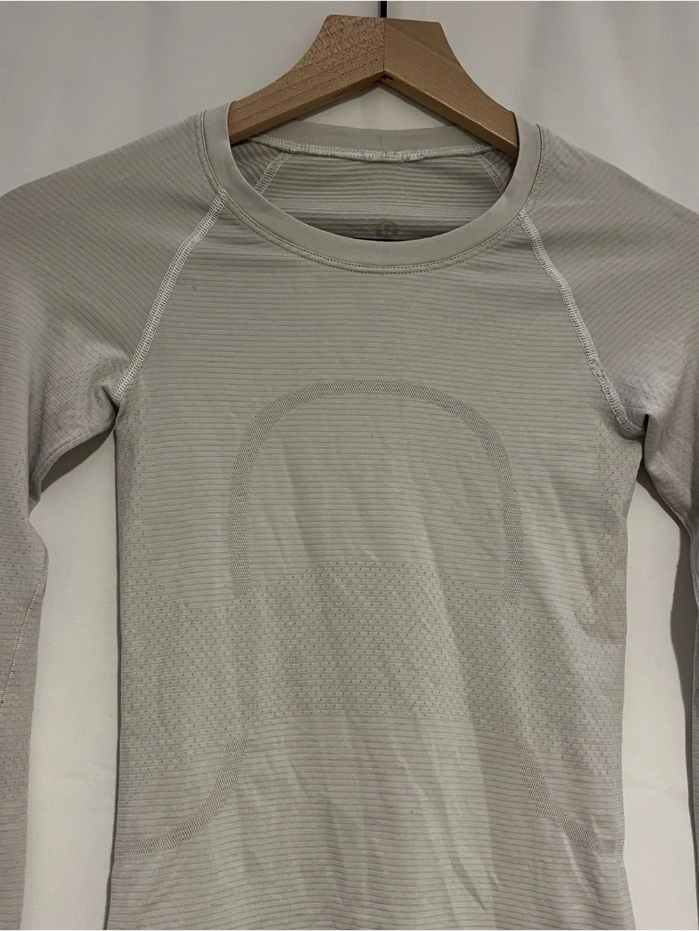 Lululemon Light Grey Swiftly Tech Long Sleeve Top
